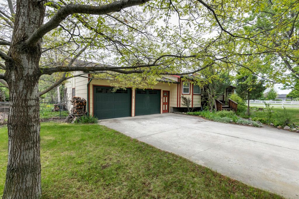 Photo of 11385 Trillium Lane, Lolo, MT 59847 (MLS # 30054810)