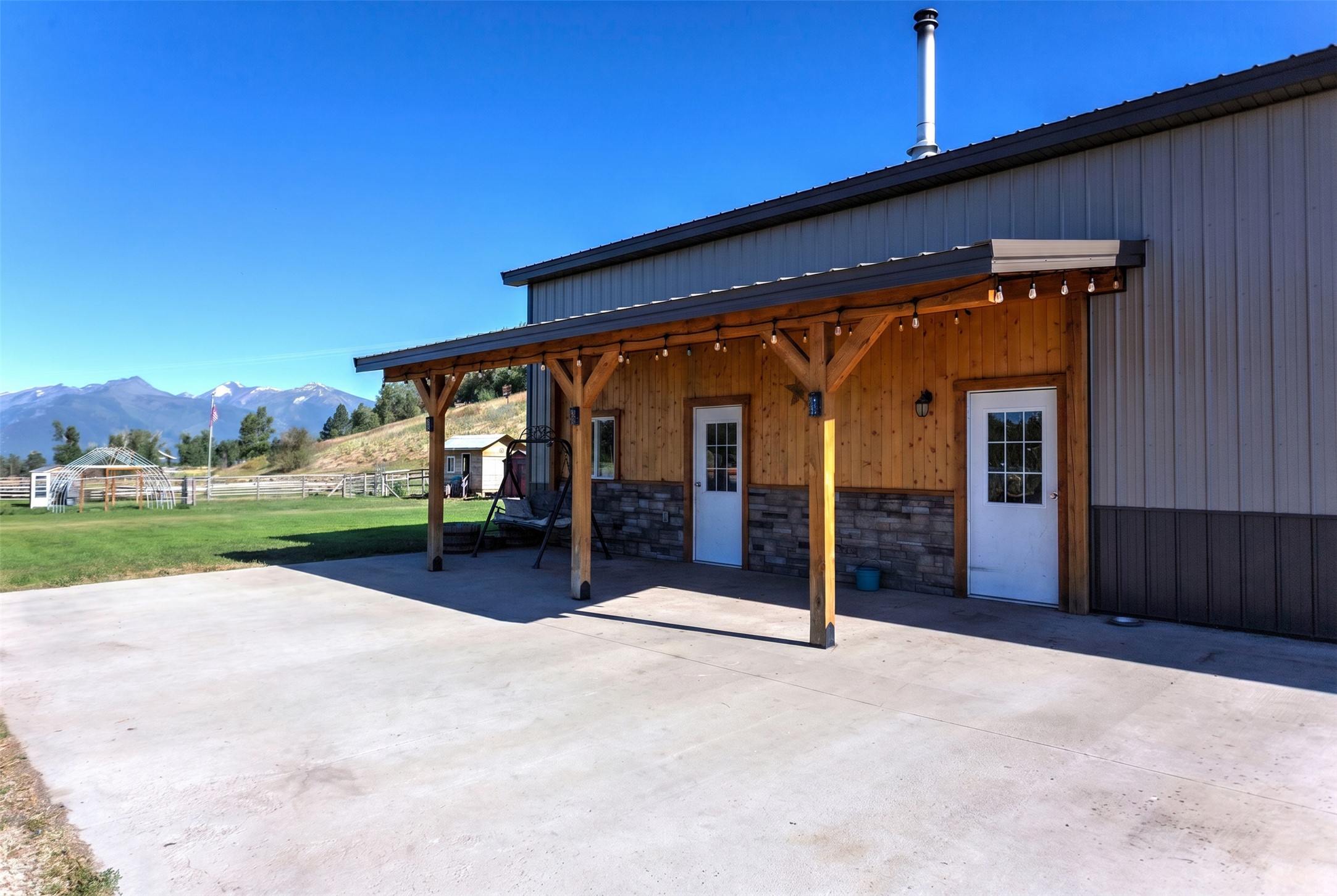 Photo 1 of 23 — 1073 N Burnt Fork Road, Stevensville, MT 59870