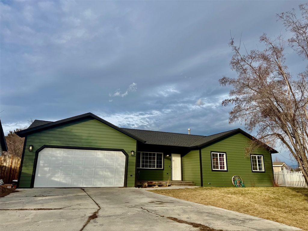 Photo of 122 Harry Court, Hamilton, MT 59840 (MLS # 30064665)