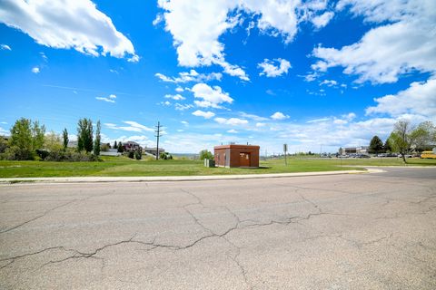 Tiny photo for 3501 15th Ave AVE S, Great Falls, MT 59405 (MLS # 30071370)