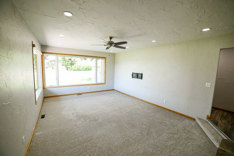 Tiny photo for 3501 15th Ave AVE S, Great Falls, MT 59405 (MLS # 30071370)