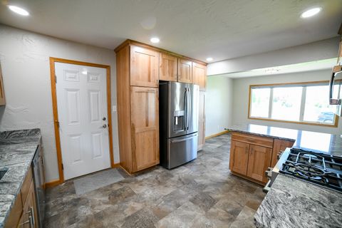 Tiny photo for 3501 15th Ave AVE S, Great Falls, MT 59405 (MLS # 30071370)