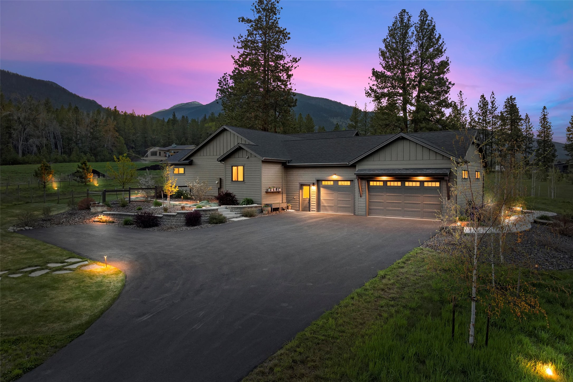 786 Saddleback Drive