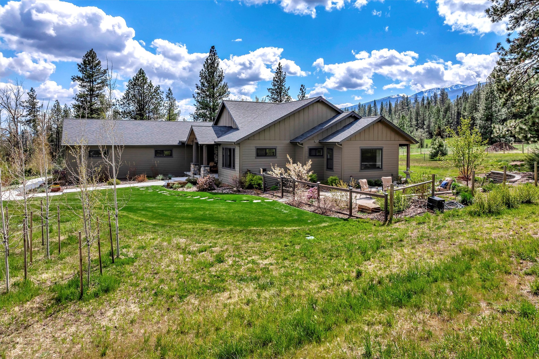786 Saddleback Drive