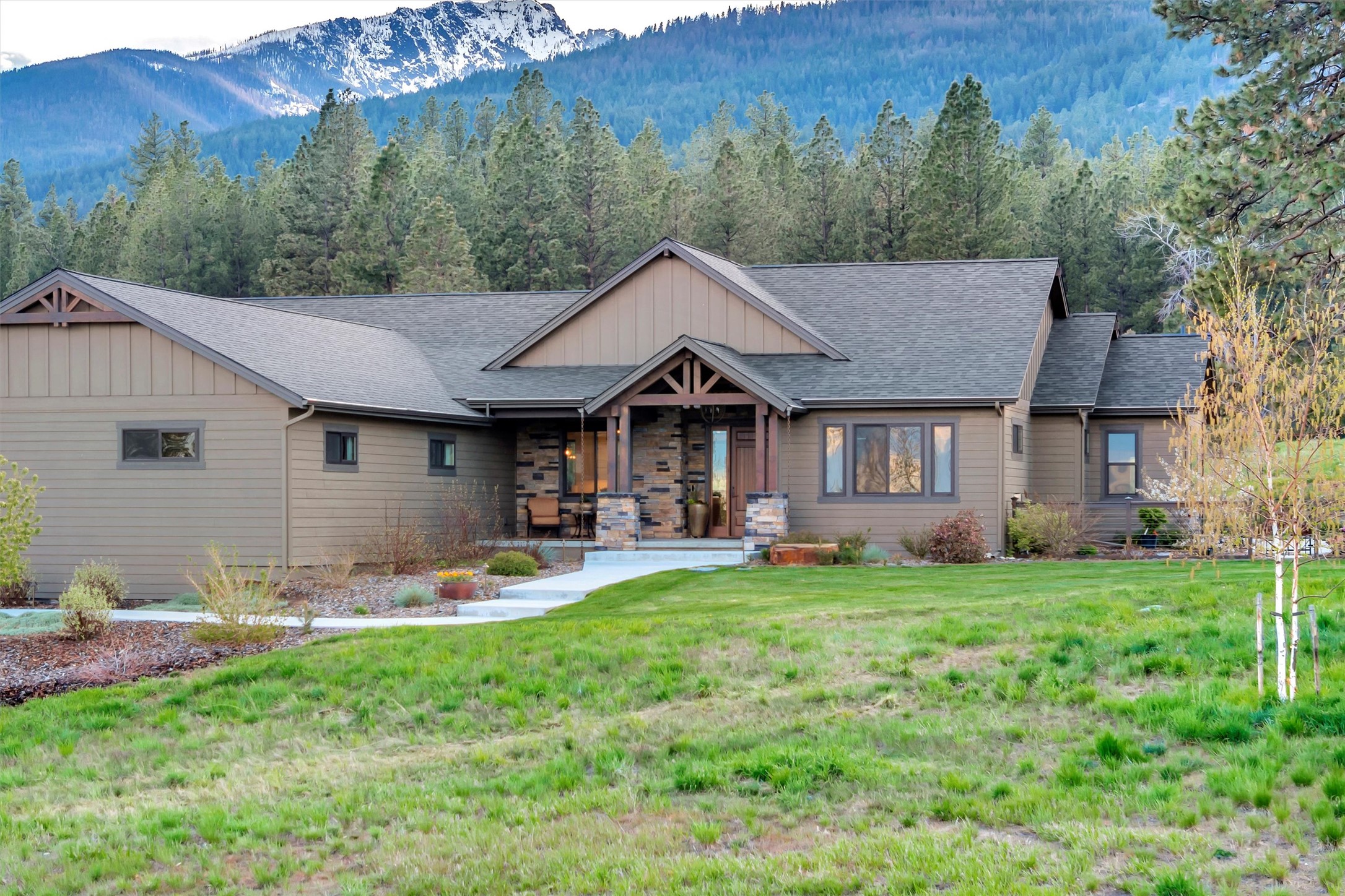 786 Saddleback Drive