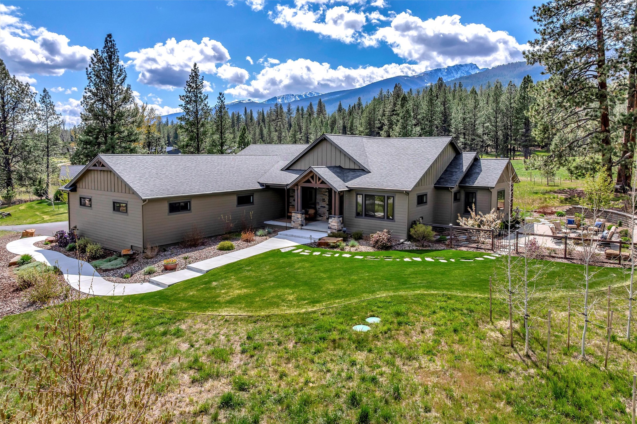 786 Saddleback Drive