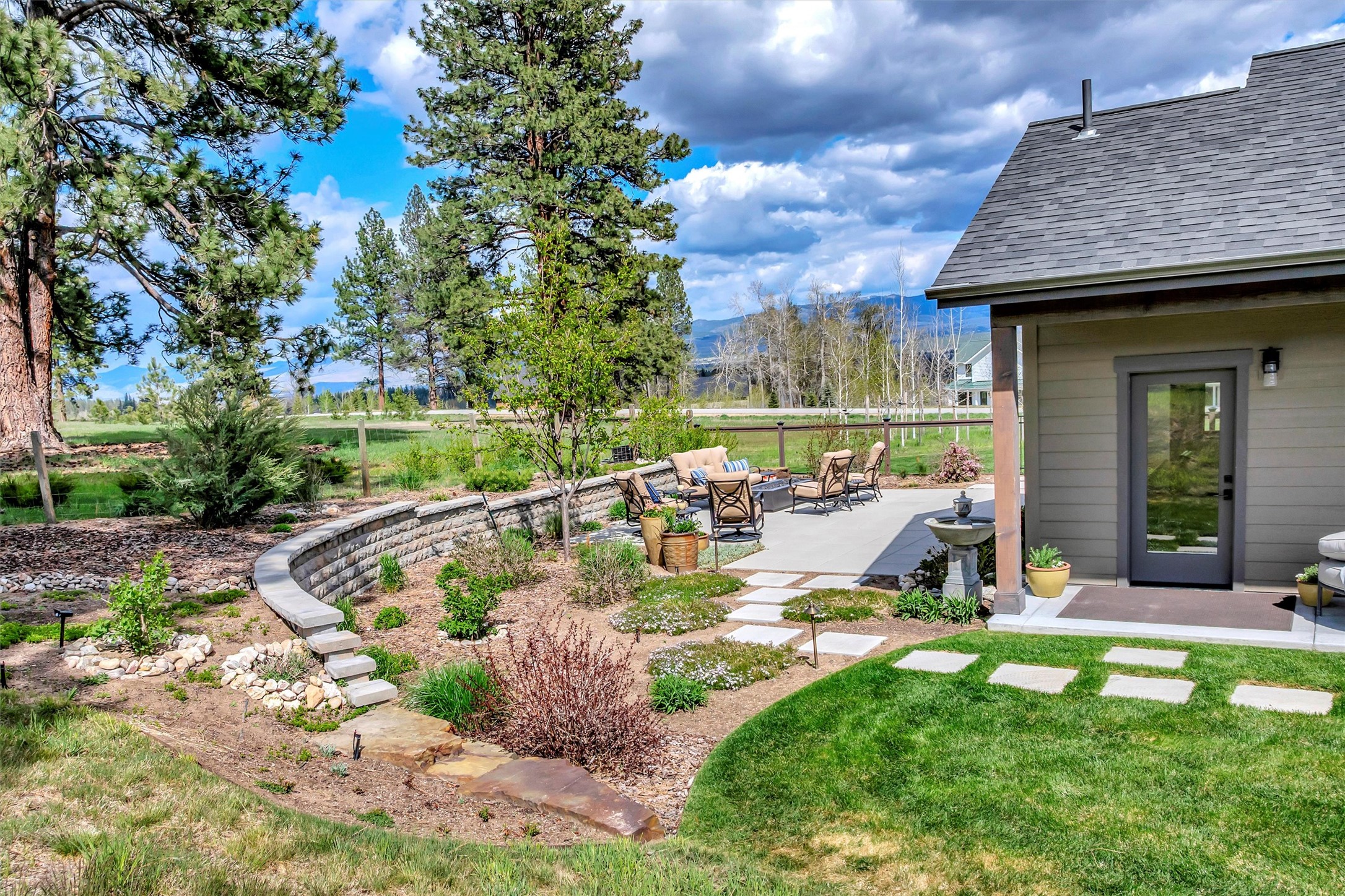 786 Saddleback Drive