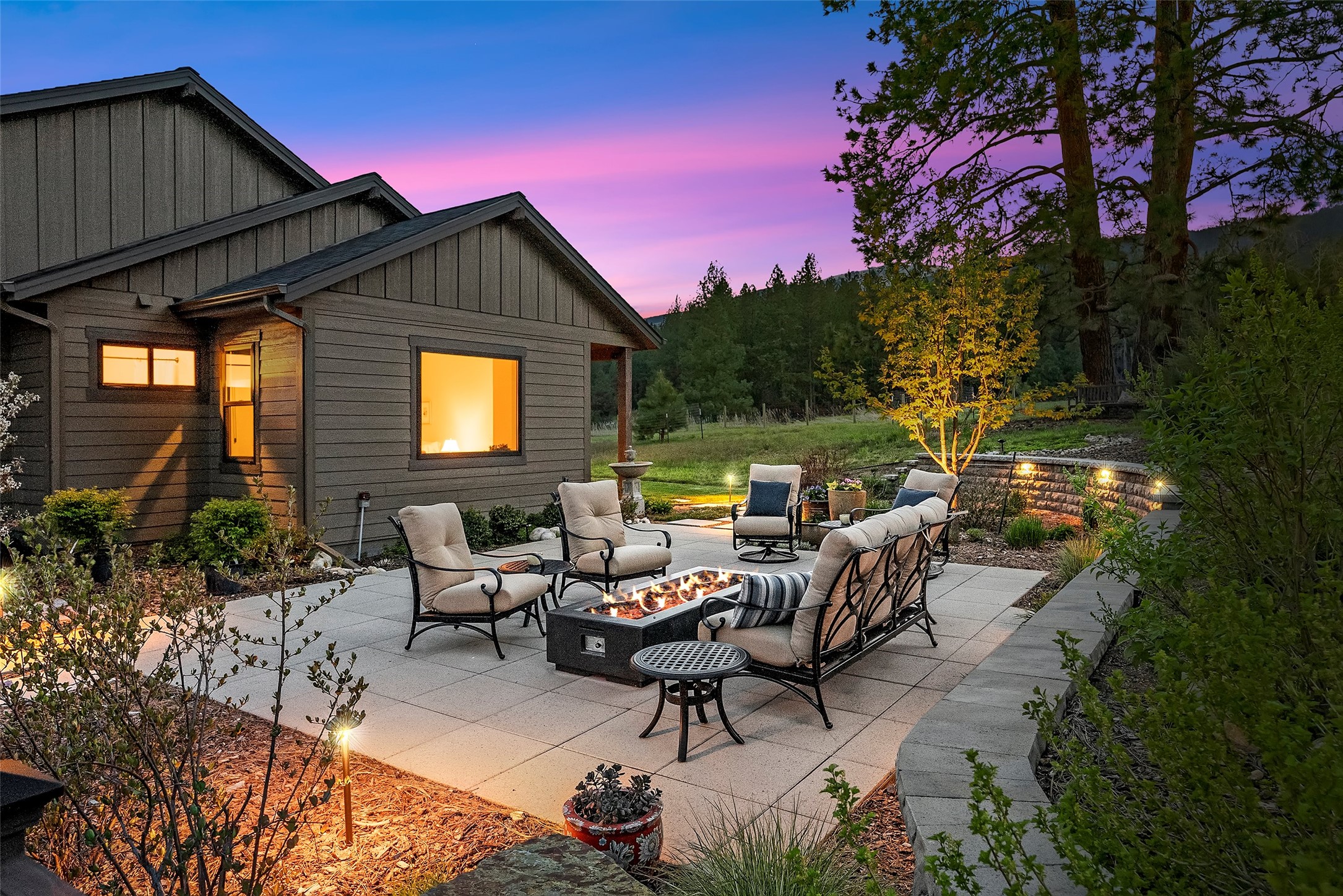 786 Saddleback Drive