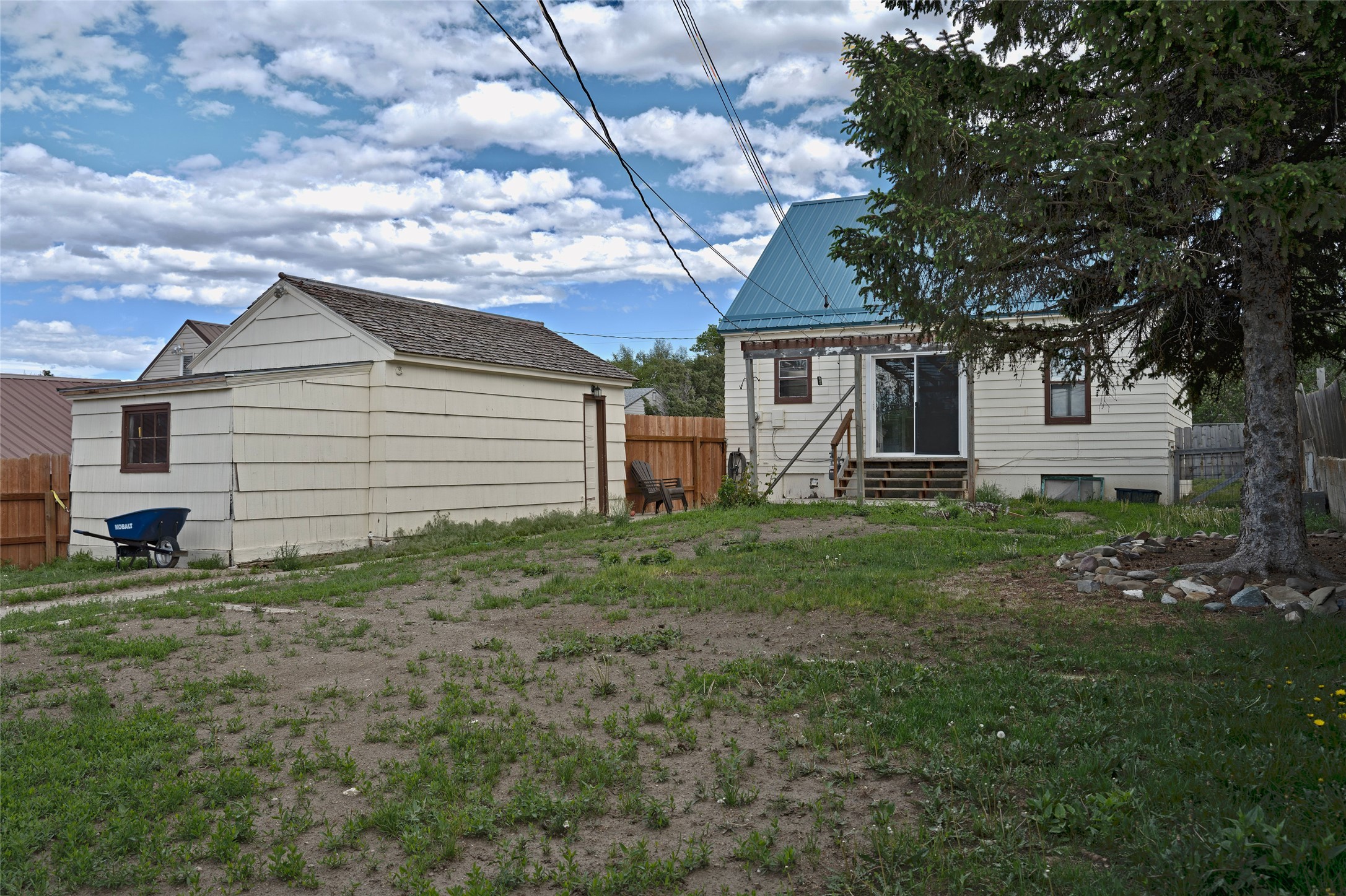 126 9th Avenue SE
