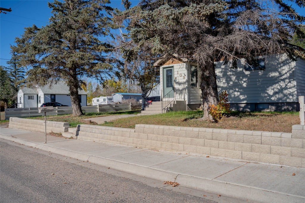 Photo of 109 Sheridan Street, Shelby, MT 59474 (MLS # 30079835)