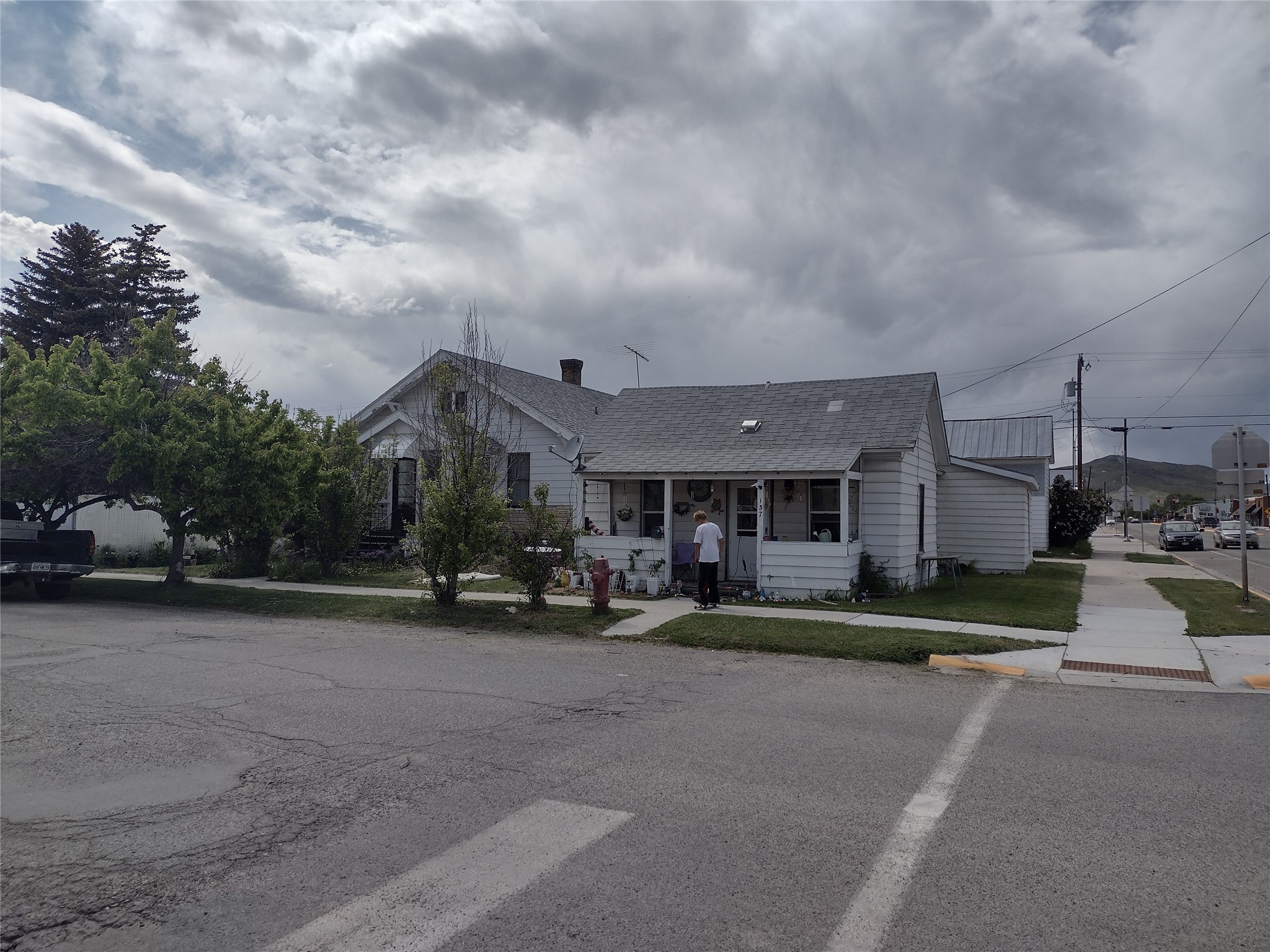 127 N Pacific Street