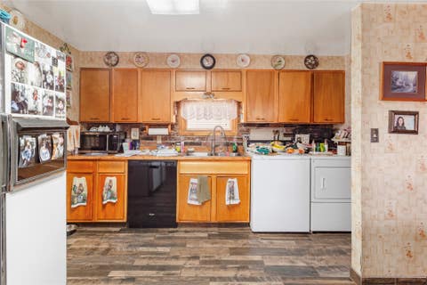 Tiny photo for 2100 Wall Street, Butte, MT 59701 (MLS # 30072418)