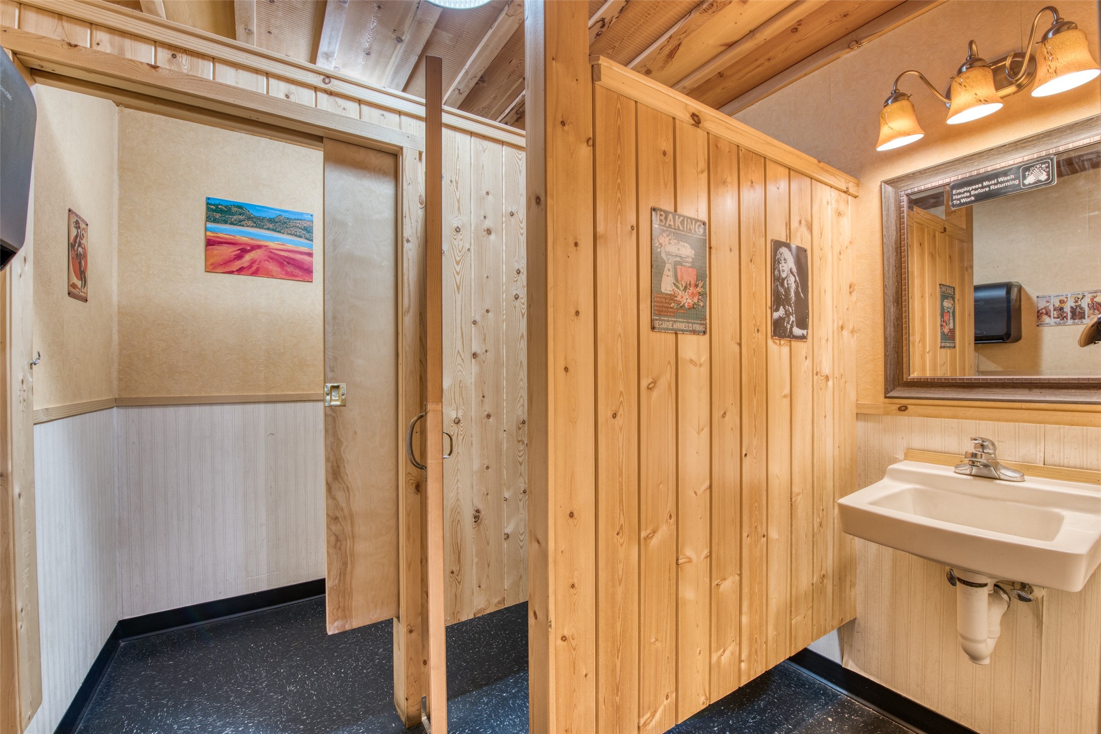 Conner, Montana 59827, United States, ,Commercial,Active,59898