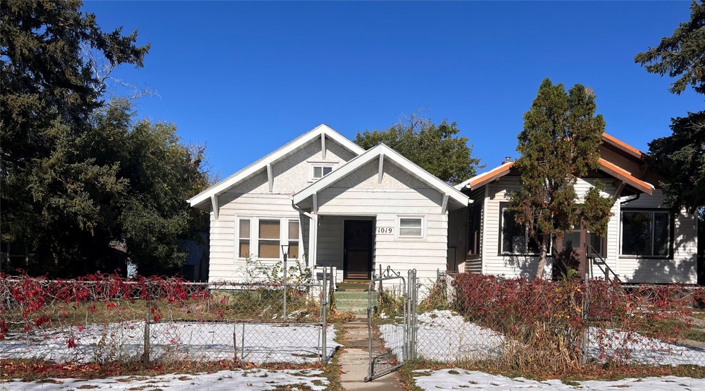 Photo of 1019 9th Avenue S, Great Falls, MT 59405 (MLS # 30079869)