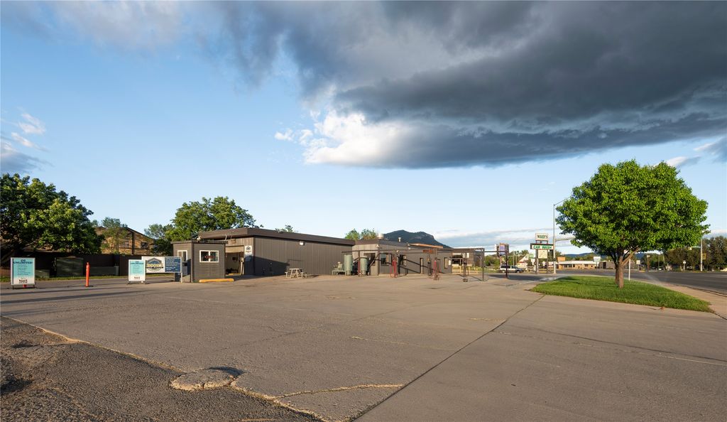 Photo of 1201 Cedar Street, Helena, MT 59601 (MLS # 30060195)