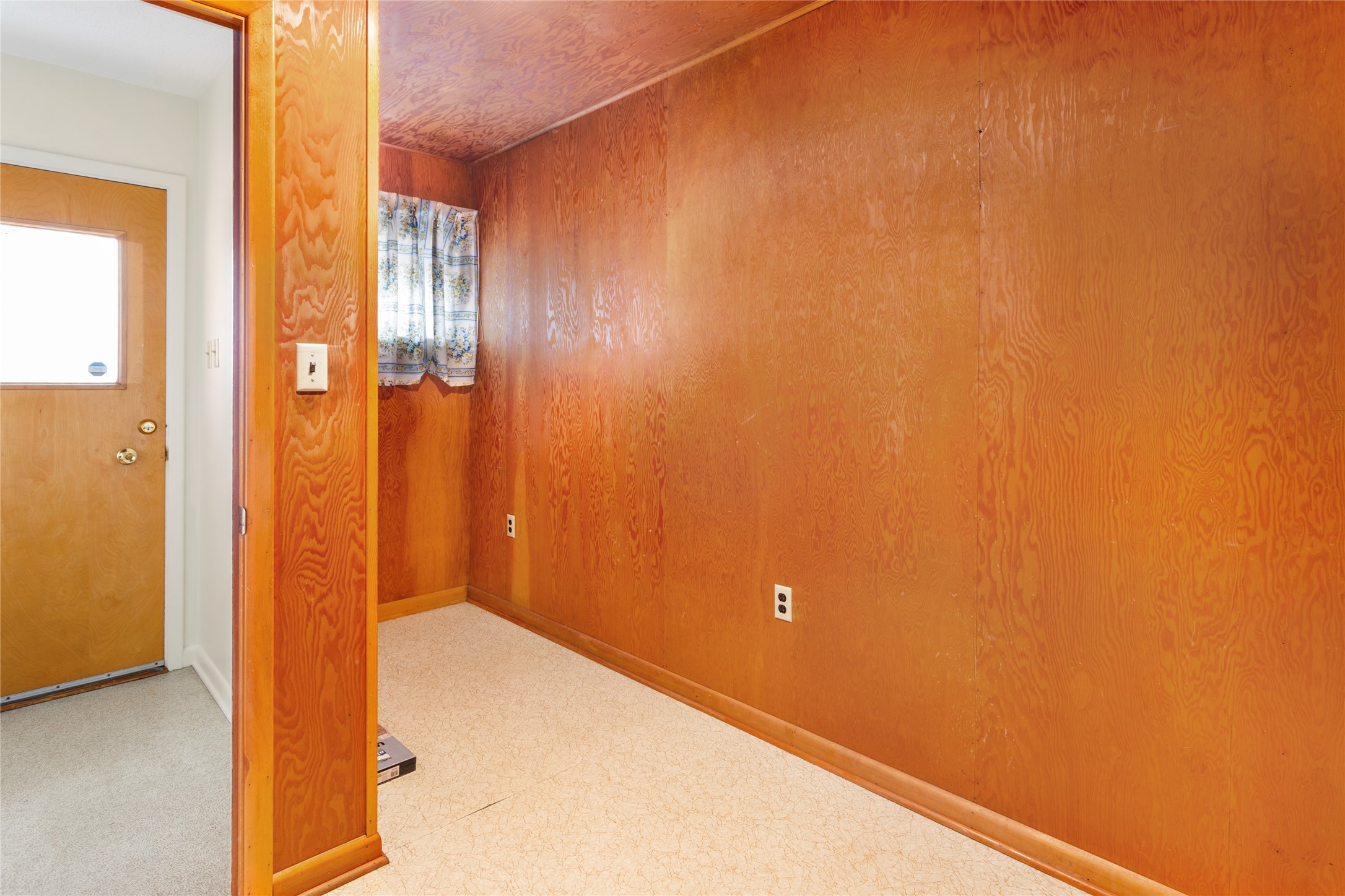 Butte, Montana 59701, United States, 1 Bedroom Bedrooms, ,1 BathroomBathrooms,Residential,Pending,24913