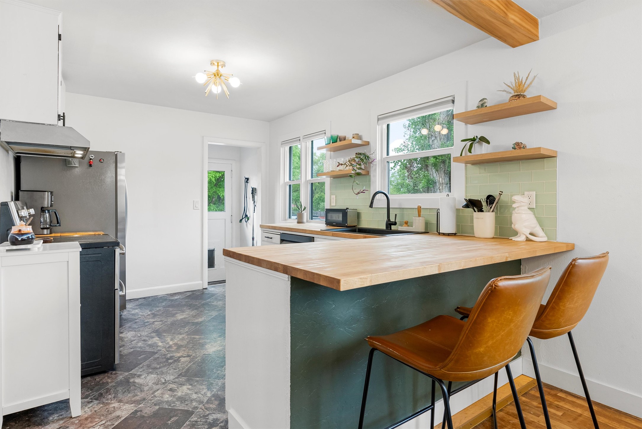 1533 S 10th Street W