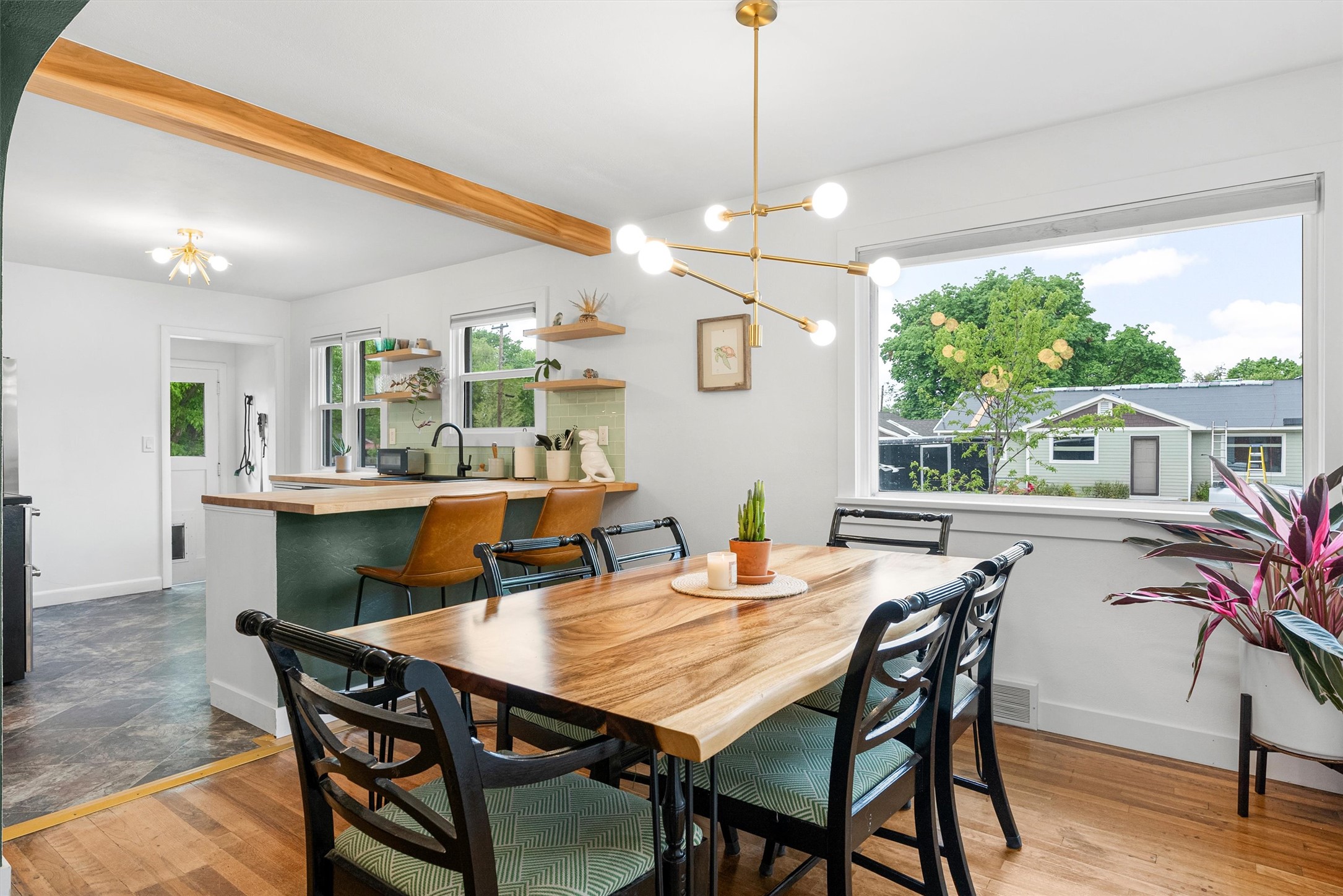 1533 S 10th Street W