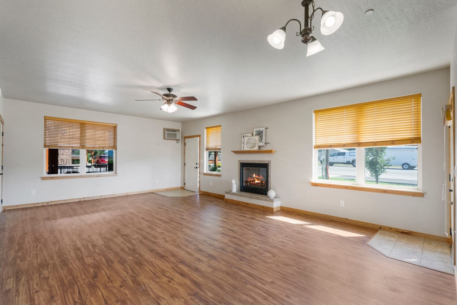 Missoula, Montana 59808, United States, 2 Bedrooms Bedrooms, ,2 BathroomsBathrooms,Residential,Pending,196927