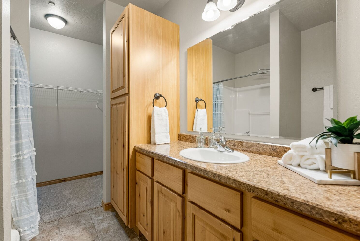 Missoula, Montana 59808, United States, 2 Bedrooms Bedrooms, ,2 BathroomsBathrooms,Residential,Pending,196927