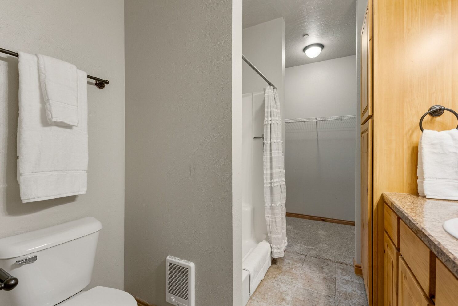 Missoula, Montana 59808, United States, 2 Bedrooms Bedrooms, ,2 BathroomsBathrooms,Residential,Pending,196927