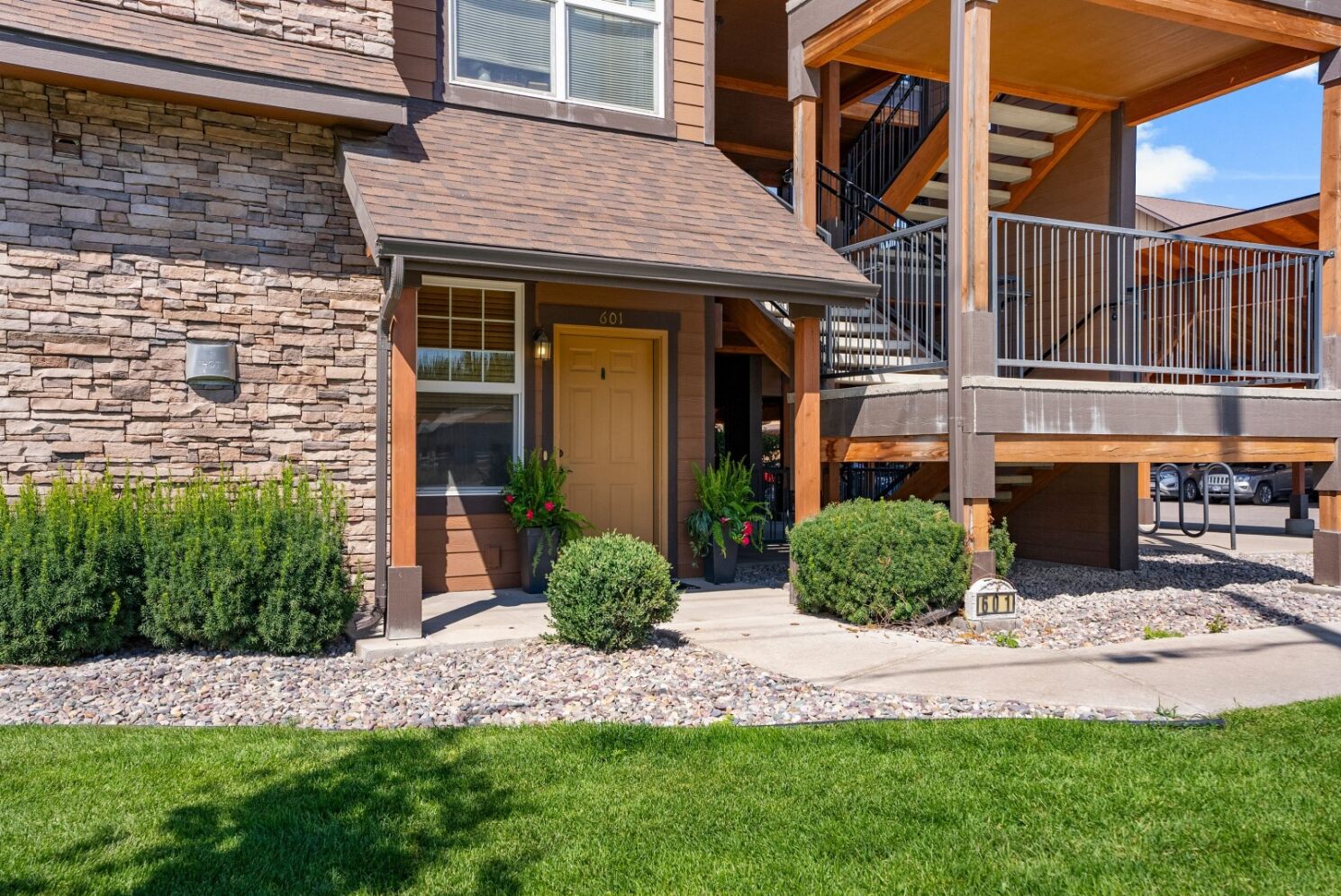 Missoula, Montana 59808, United States, 2 Bedrooms Bedrooms, ,2 BathroomsBathrooms,Residential,Pending,196927