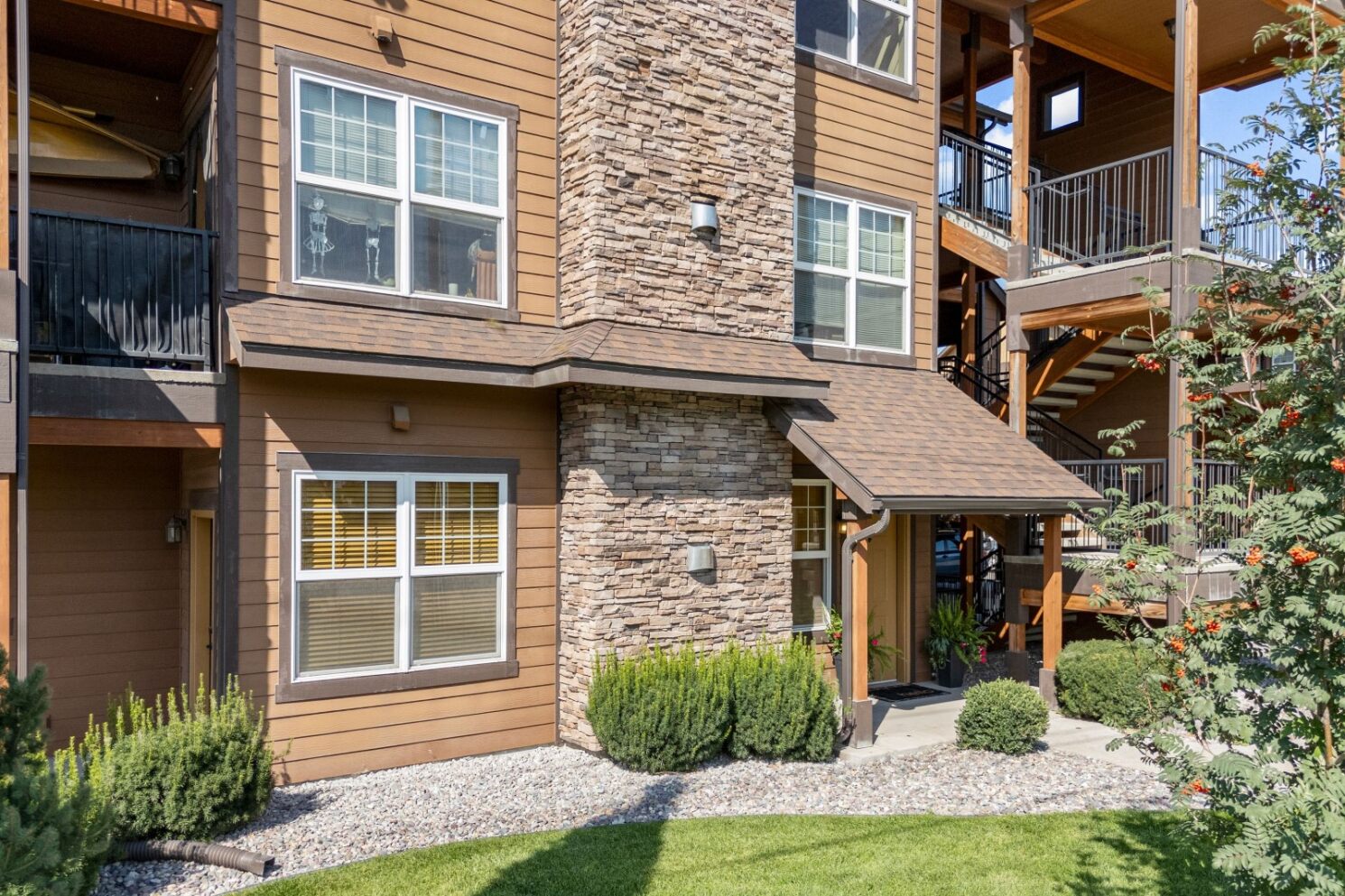 Missoula, Montana 59808, United States, 2 Bedrooms Bedrooms, ,2 BathroomsBathrooms,Residential,Pending,196927