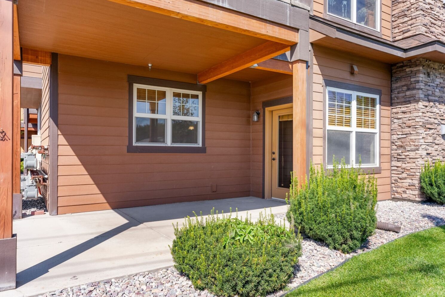 Missoula, Montana 59808, United States, 2 Bedrooms Bedrooms, ,2 BathroomsBathrooms,Residential,Pending,196927