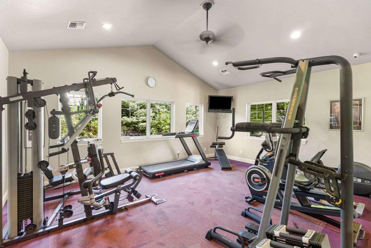 Missoula, Montana 59808, United States, 2 Bedrooms Bedrooms, ,2 BathroomsBathrooms,Residential,Pending,196927