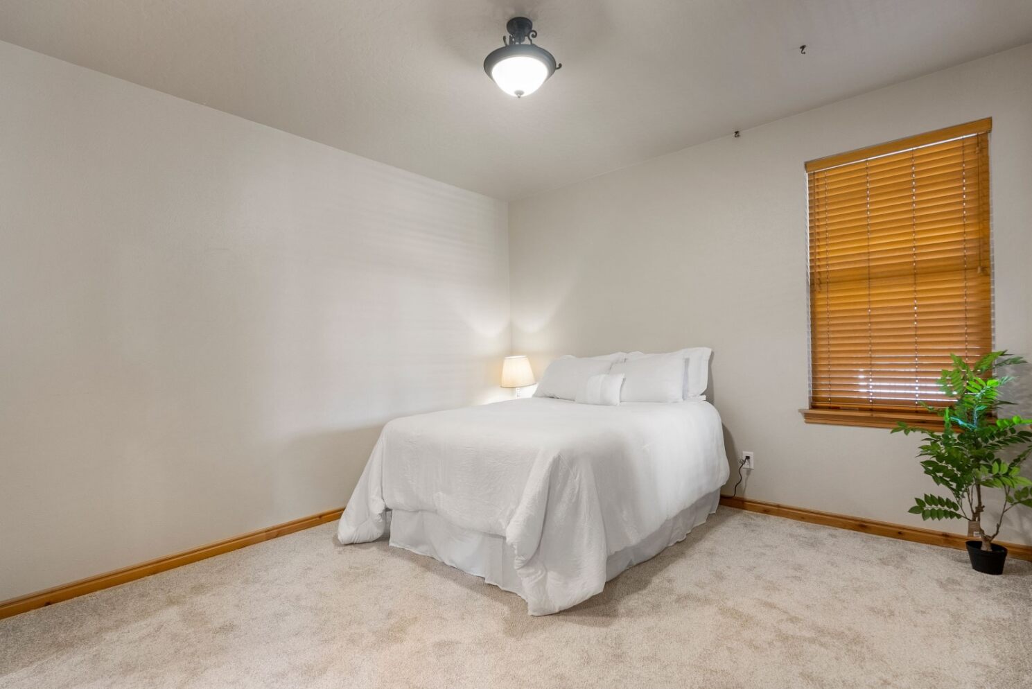 Missoula, Montana 59808, United States, 2 Bedrooms Bedrooms, ,2 BathroomsBathrooms,Residential,Pending,196927