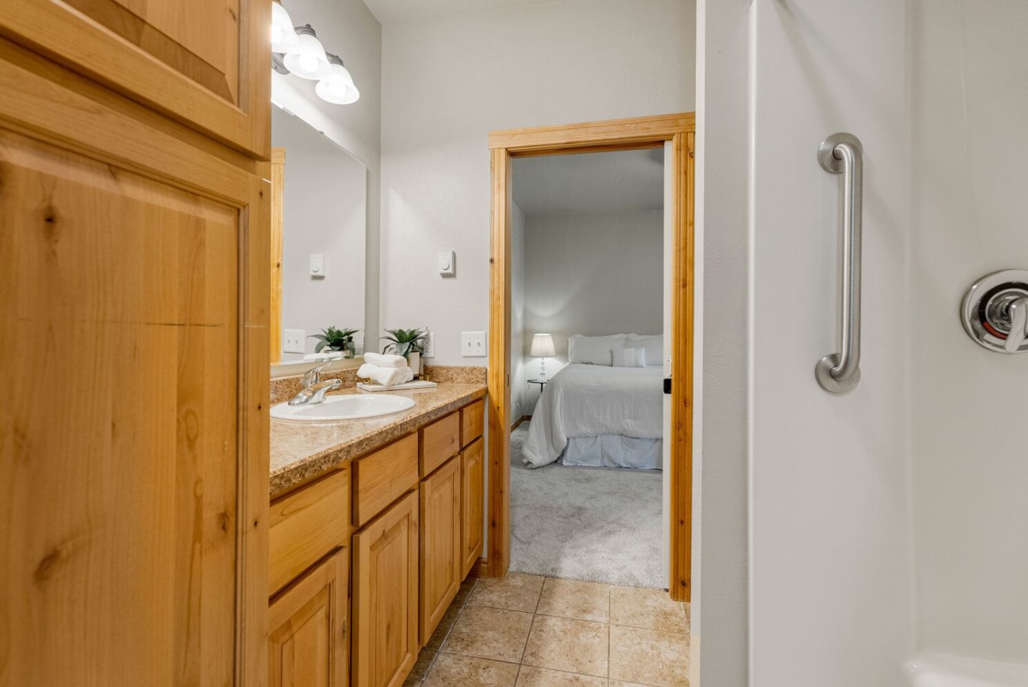 Missoula, Montana 59808, United States, 2 Bedrooms Bedrooms, ,2 BathroomsBathrooms,Residential,Pending,196927