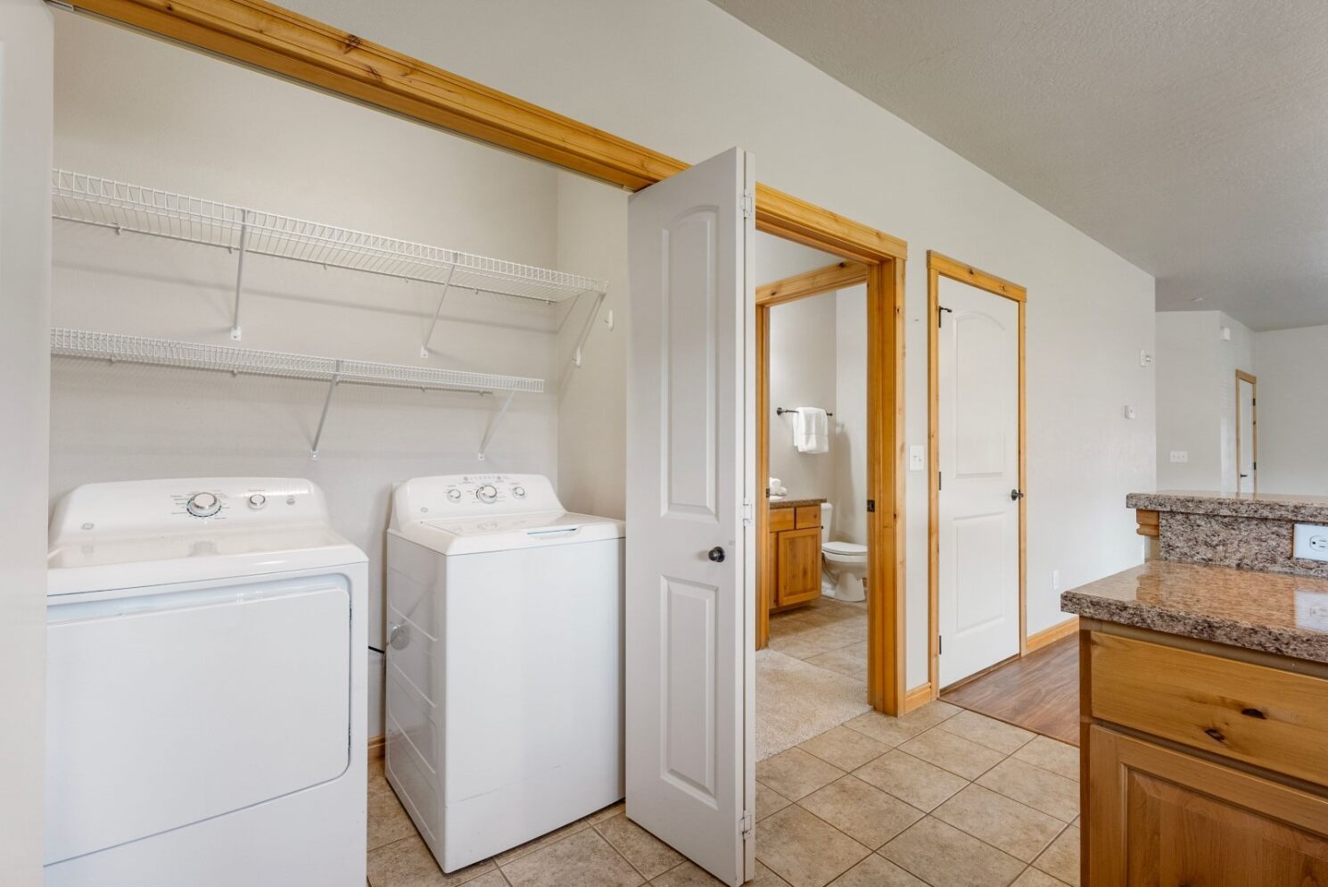 Missoula, Montana 59808, United States, 2 Bedrooms Bedrooms, ,2 BathroomsBathrooms,Residential,Pending,196927