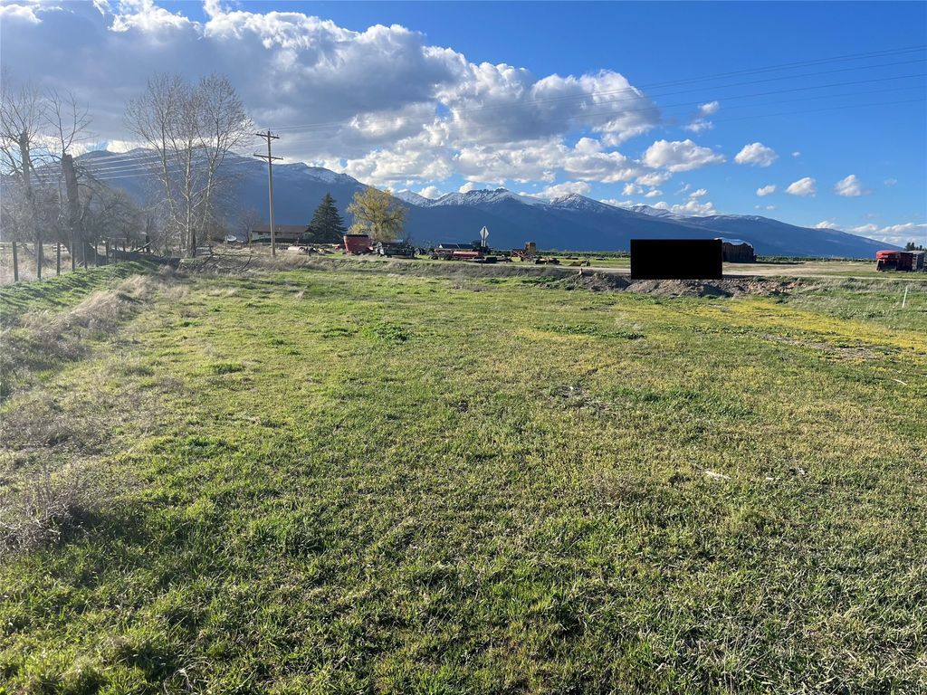 Photo of 511 Willoughby Lane, Stevensville, MT 59870 (MLS # 30068006)