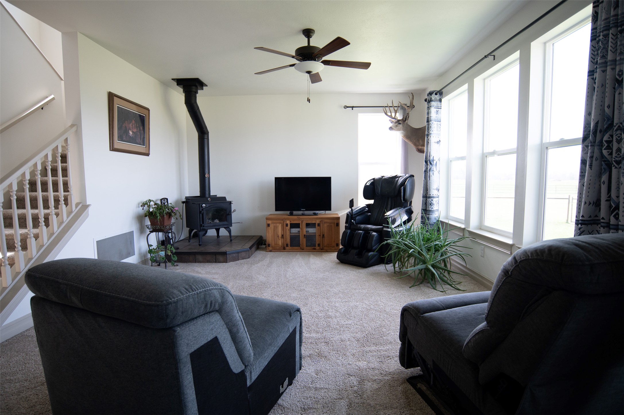 Hamilton, Montana 59840, United States, 5 Bedrooms Bedrooms, ,4 BathroomsBathrooms,Residential,Active,126054