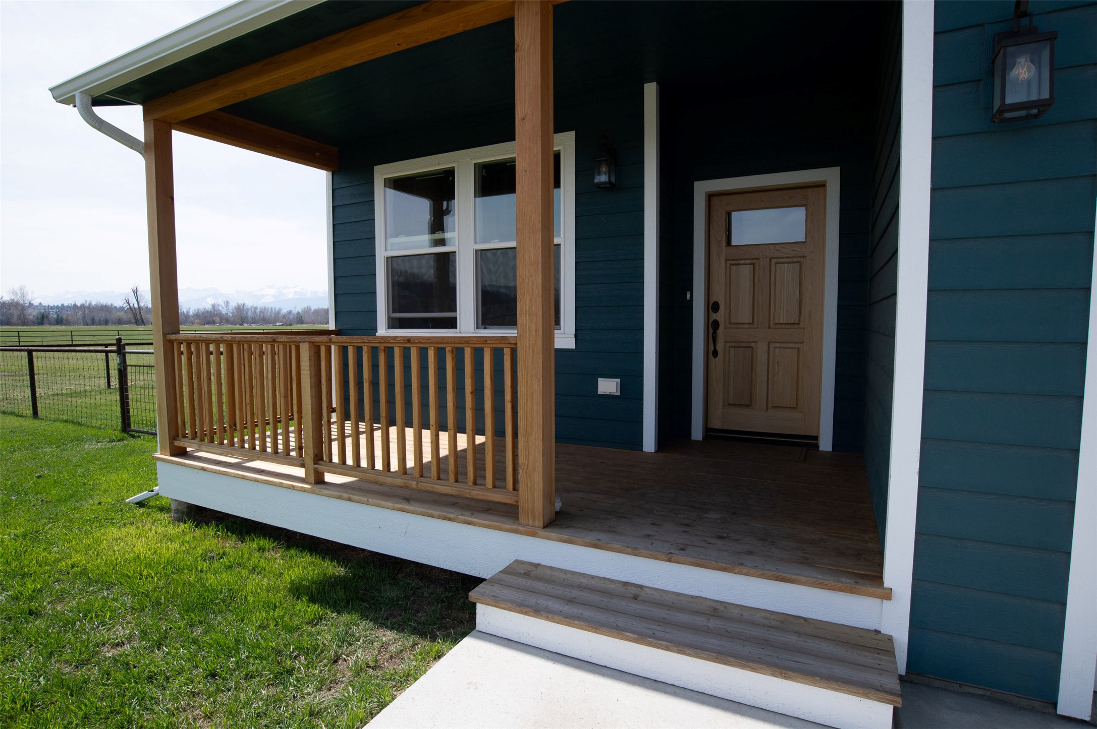 Hamilton, Montana 59840, United States, 5 Bedrooms Bedrooms, ,4 BathroomsBathrooms,Residential,Active,126054