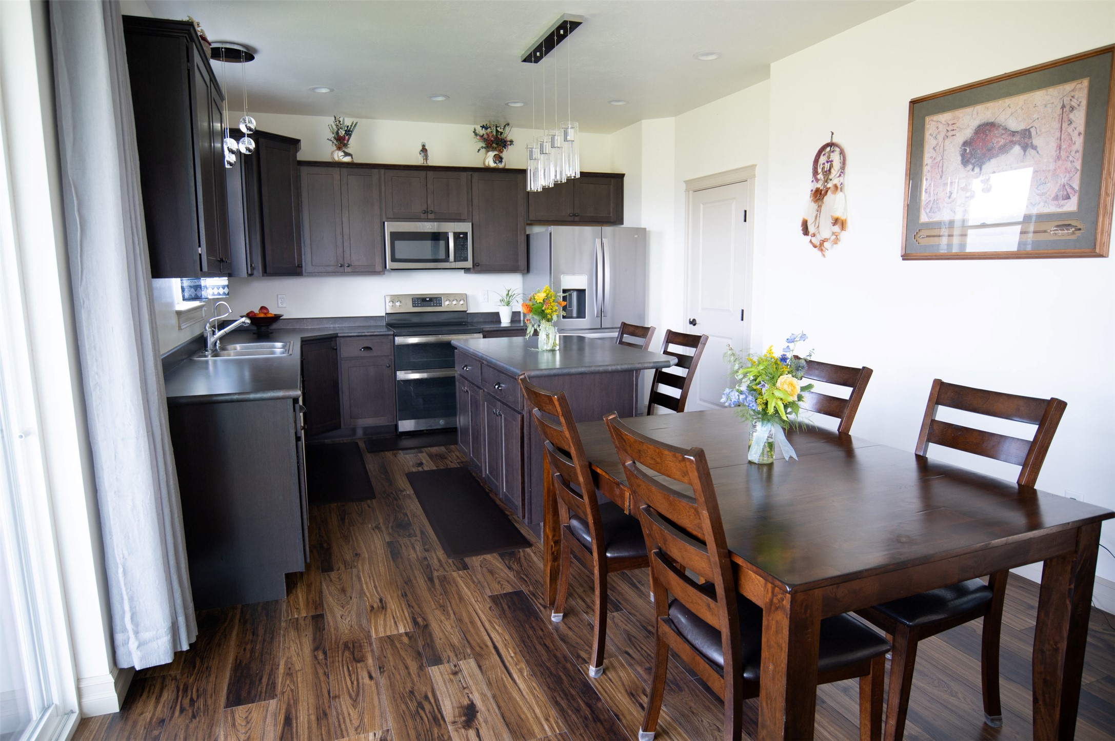 Hamilton, Montana 59840, United States, 5 Bedrooms Bedrooms, ,4 BathroomsBathrooms,Residential,Active,126054