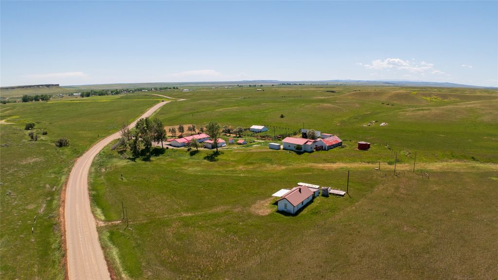 Photo of 661 Dovetail Valentine Road, Winnett, MT 59087 (MLS # 30055039)