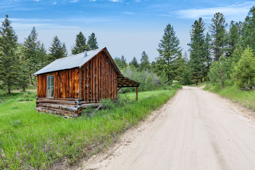 Photo of Nhn Dugout Gulch Road, Darby, MT 59829 (MLS # 30051533)