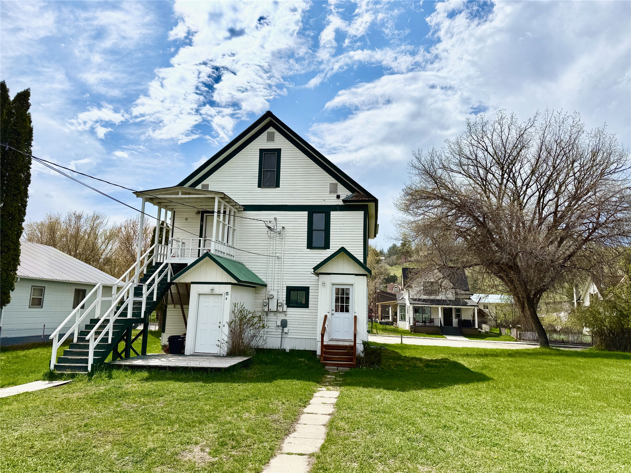 Front View of home featuring a porch