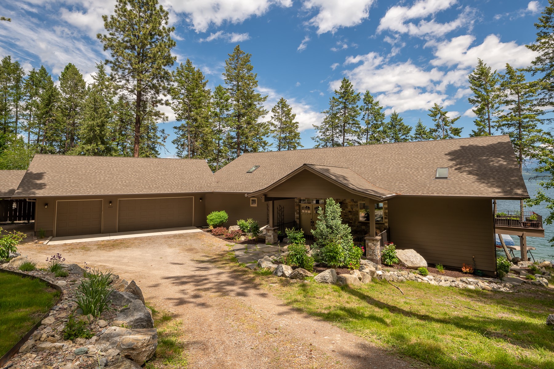 253 Tamarack Terrace