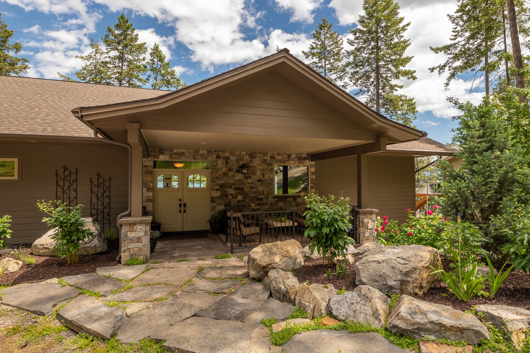 253 Tamarack Terrace