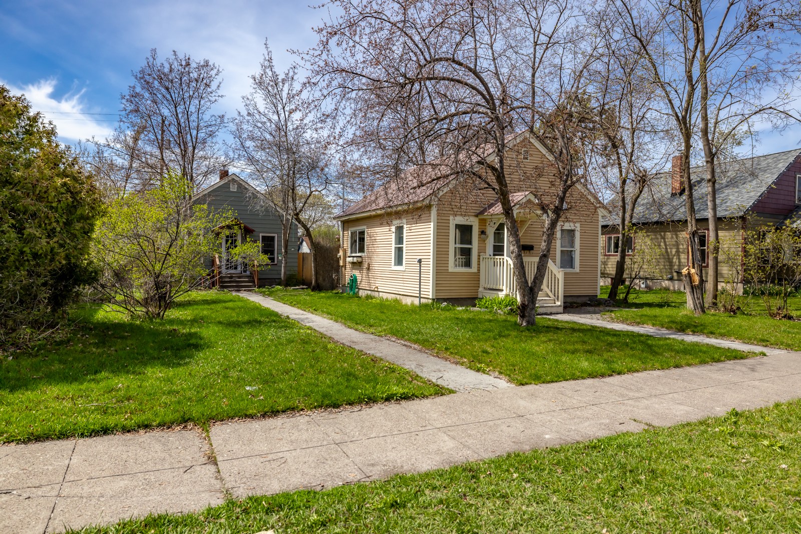418 & 420 2nd Avenue W