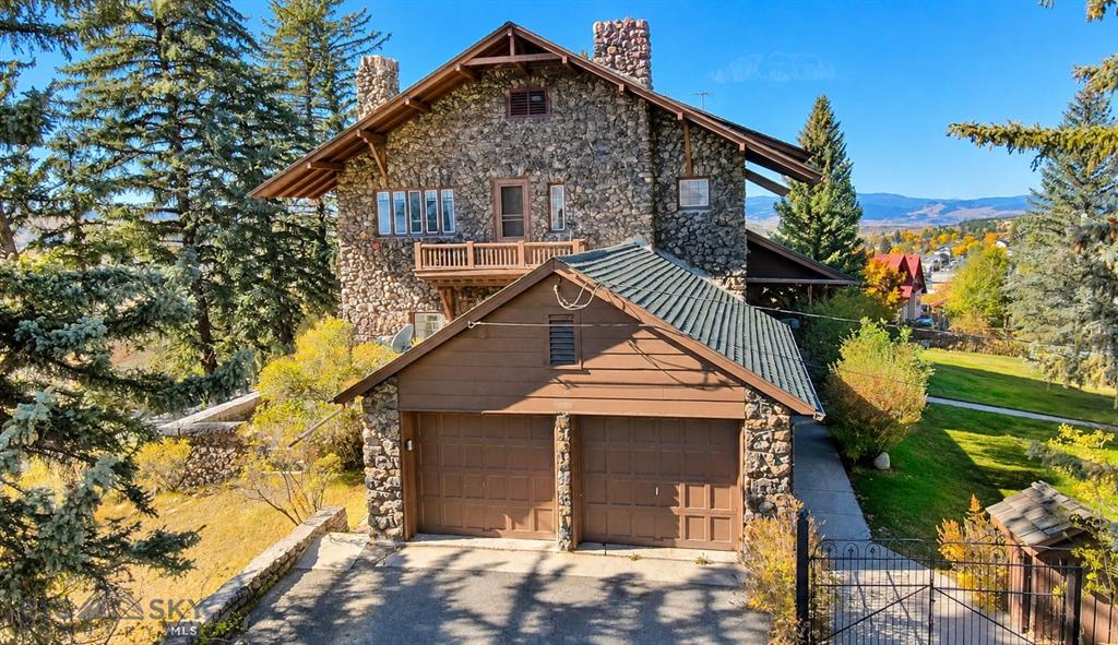 600 W Gold Street