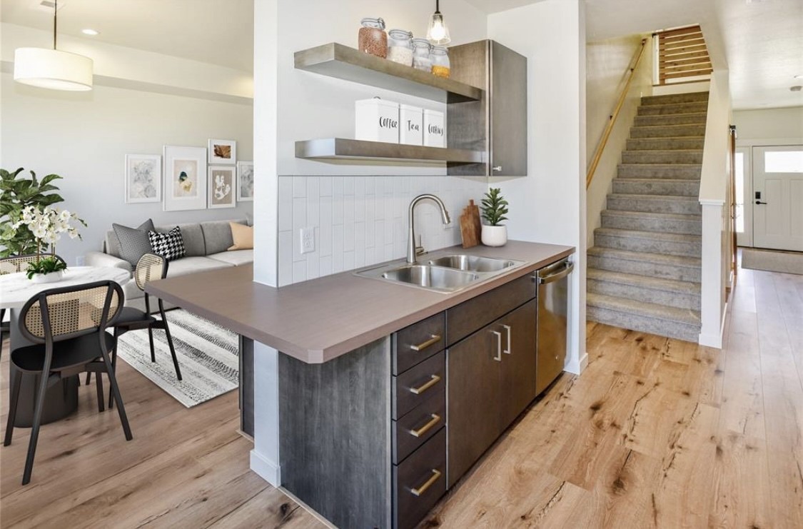 2328 Shorthorn Avenue