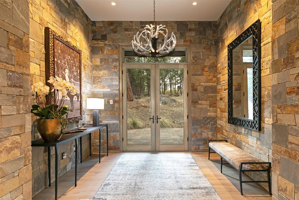 Photo of 1441 Stock Farm Road, Hamilton, MT 59840 (MLS # 30057893)