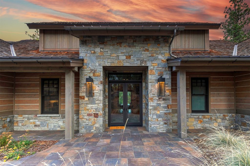 Photo of 1441 Stock Farm Road, Hamilton, MT 59840 (MLS # 30057893)