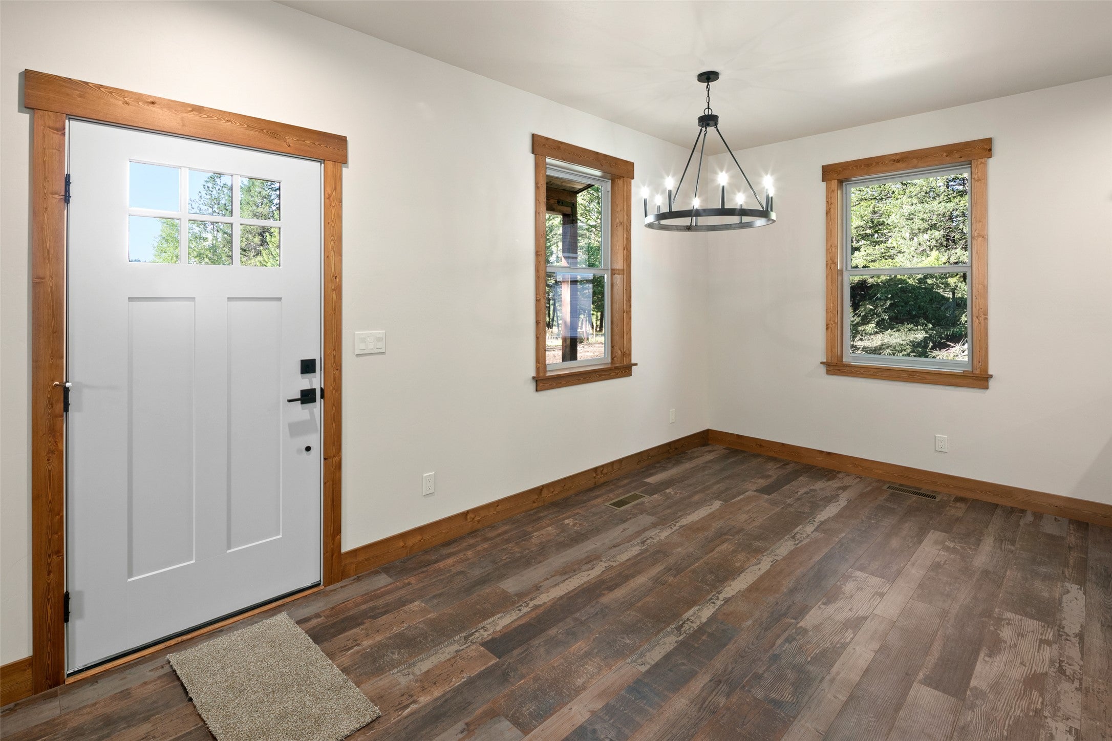 90 Forest Loop