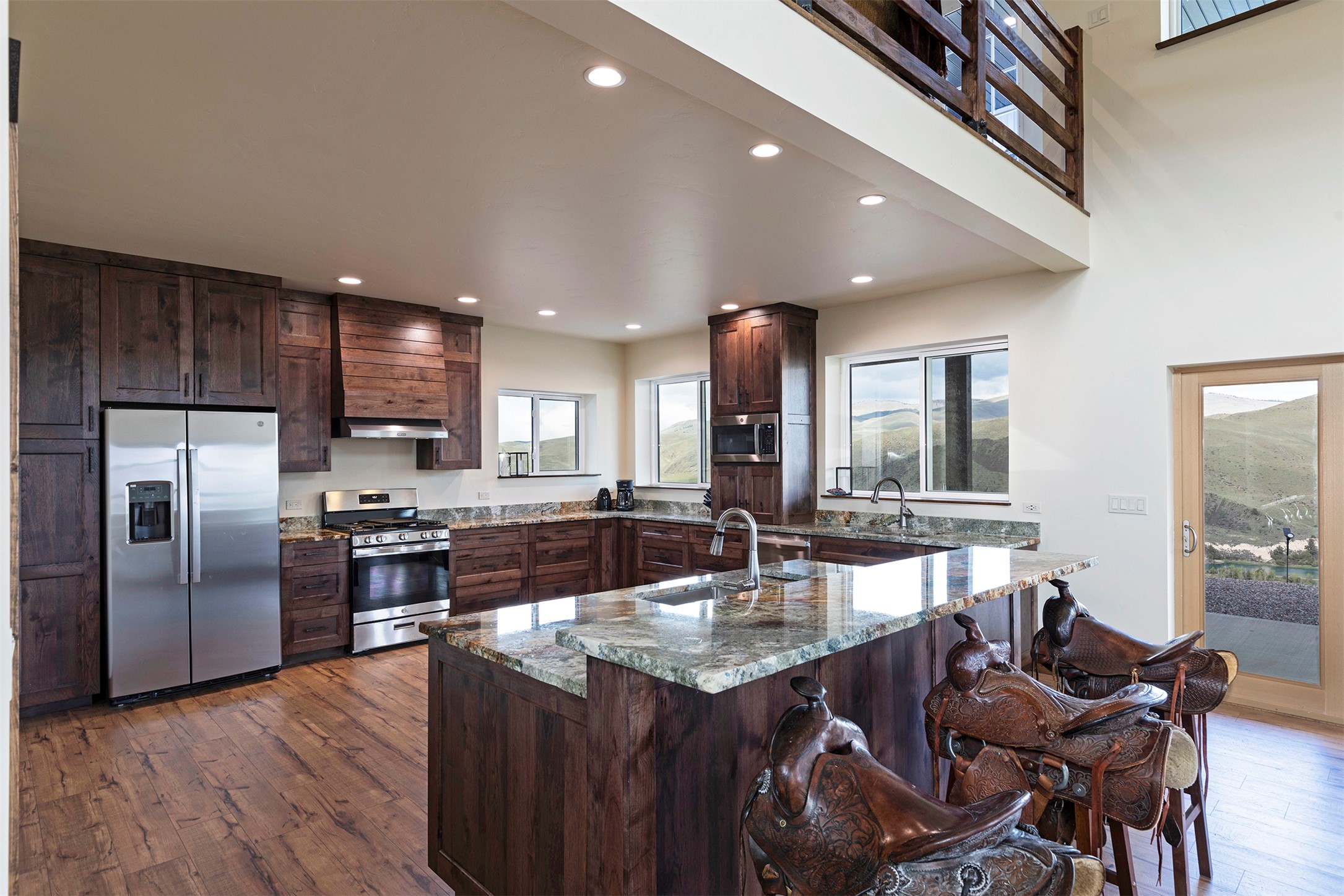 Dixon, Montana 59831, United States, 3 Bedrooms Bedrooms, ,2 BathroomsBathrooms,Residential,Active,213043