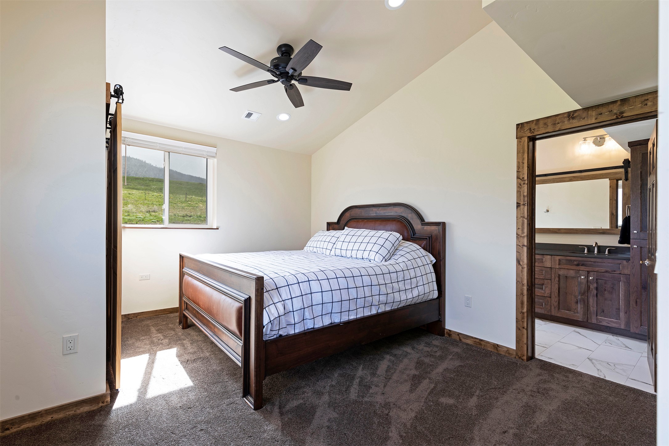 Dixon, Montana 59831, United States, 3 Bedrooms Bedrooms, ,2 BathroomsBathrooms,Residential,Active,213043