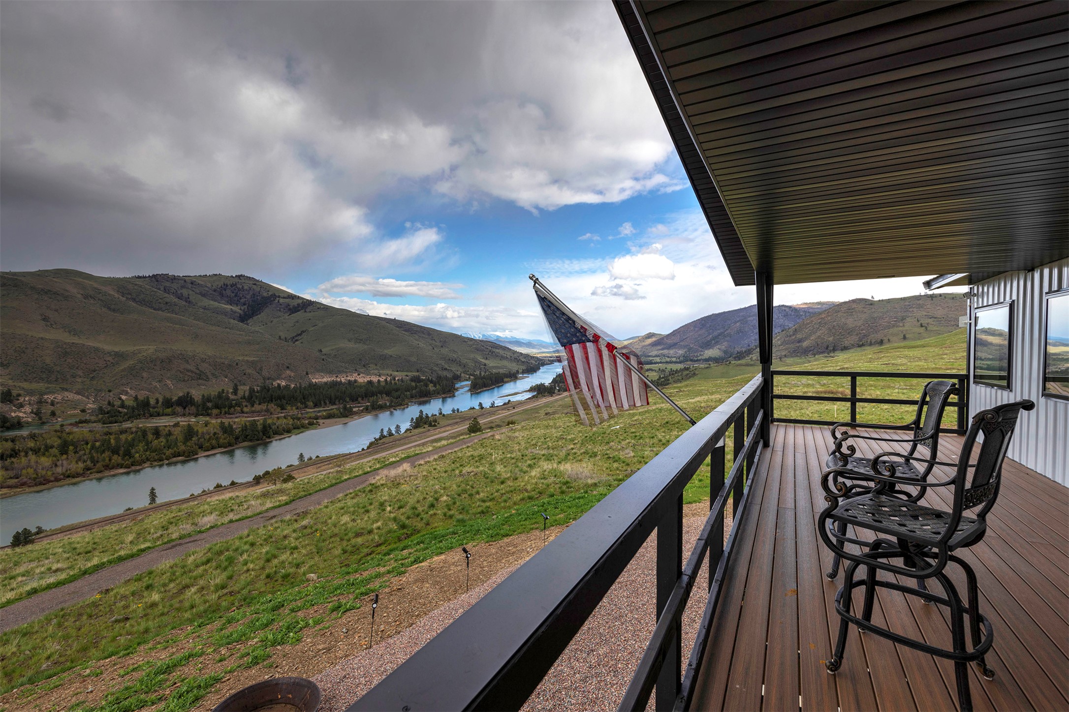 Dixon, Montana 59831, United States, 3 Bedrooms Bedrooms, ,2 BathroomsBathrooms,Residential,Active,213043